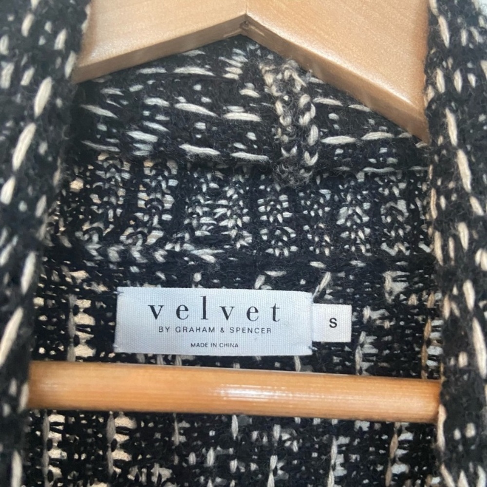 Velvet by Graham & Spencer Kiana Sweater - Open style - Size S Black Very Good - Picture 9 of 16
